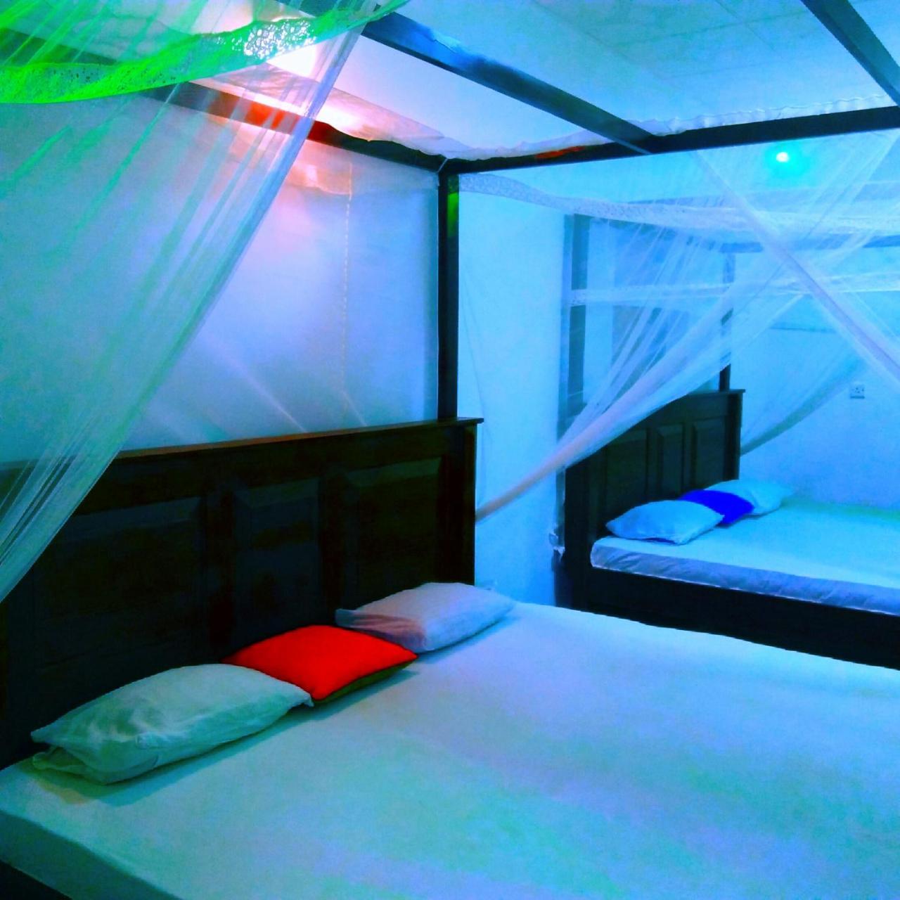 Tharurashmi Sea Pond Villa & Surf Hostel - Hiriketiya Диквелла Экстерьер фото
