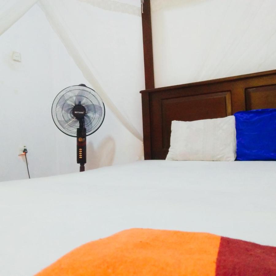 Tharurashmi Sea Pond Villa & Surf Hostel - Hiriketiya Диквелла Экстерьер фото
